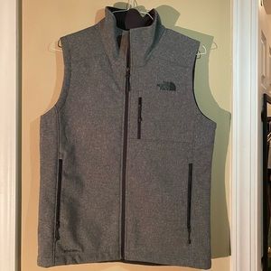 NORTH FACE vest